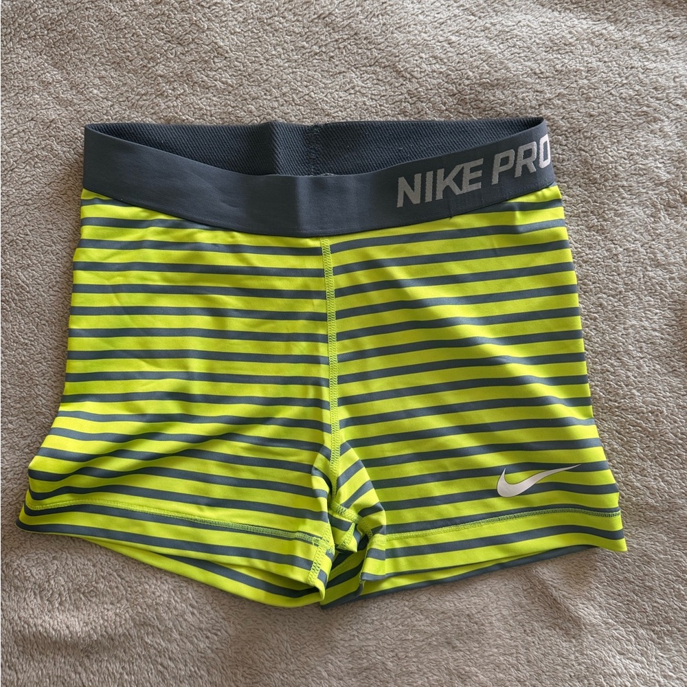 Nike PRO women 3” shorts